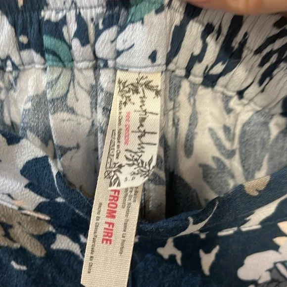 Free People Floral Pants with pockets- Blue and White - Picture 2 of 3